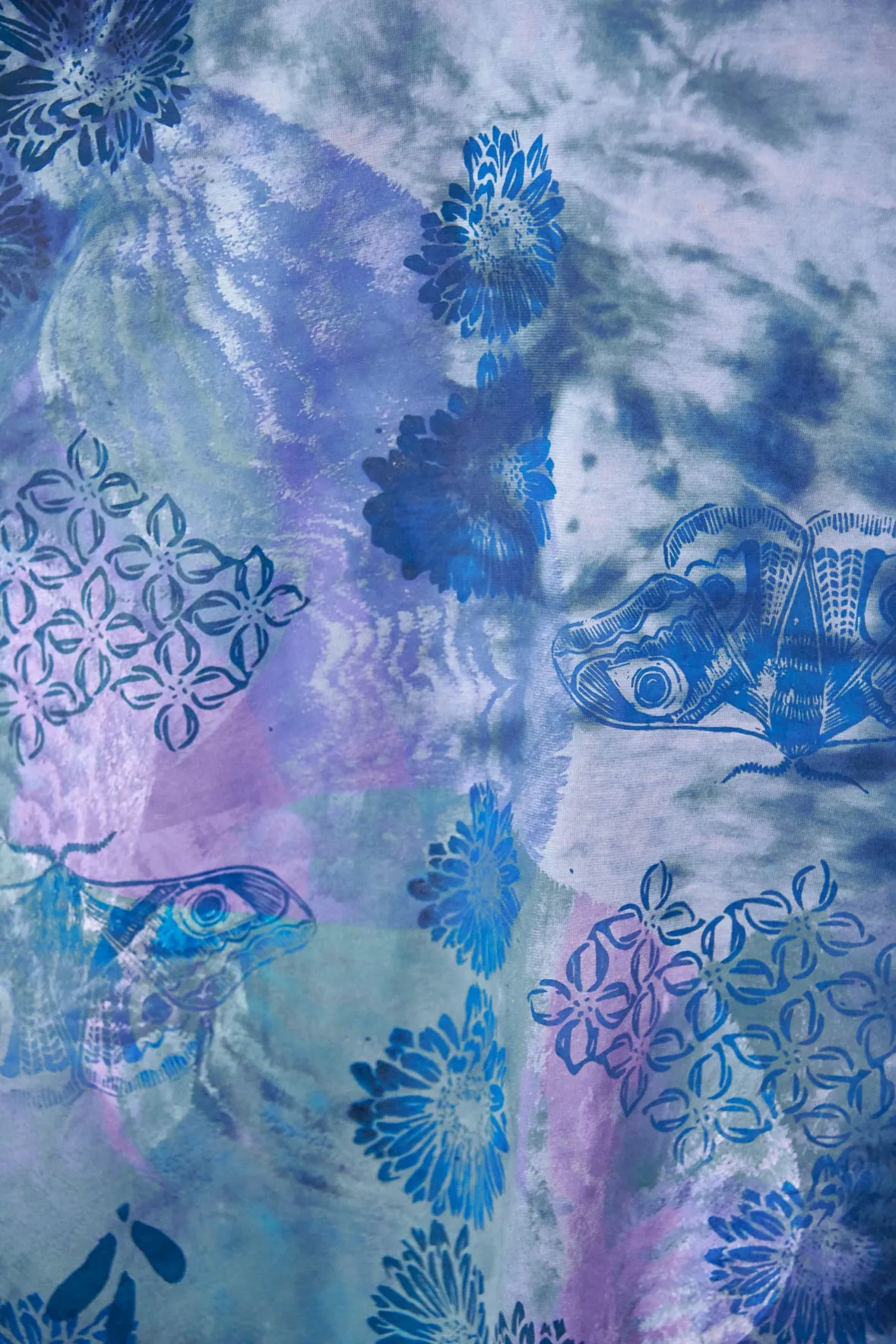 1255HD Art Tee Blue Butterflies and Flowers