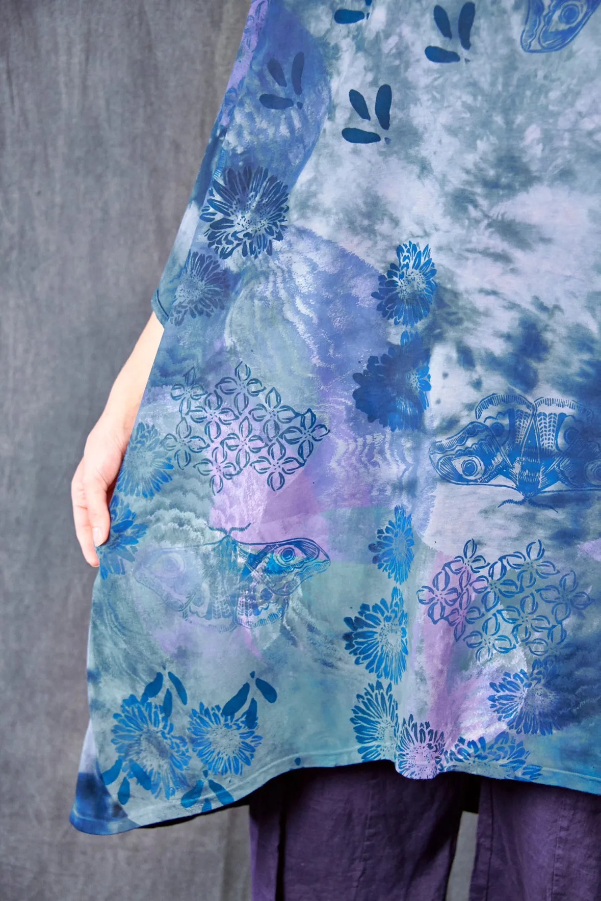 1255HD Art Tee Blue Butterflies and Flowers