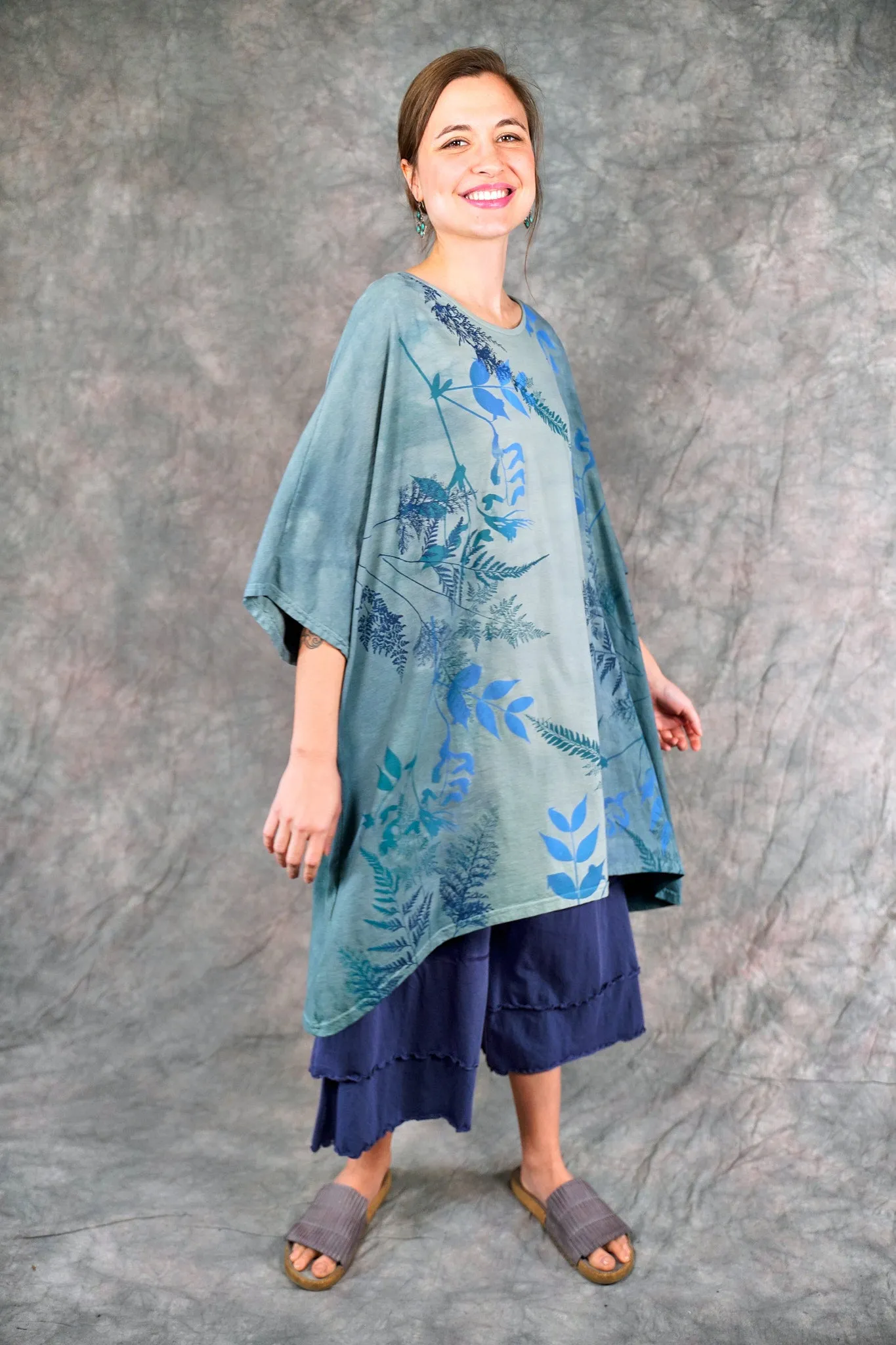 1255HD Art Tee Bluegreen Seas