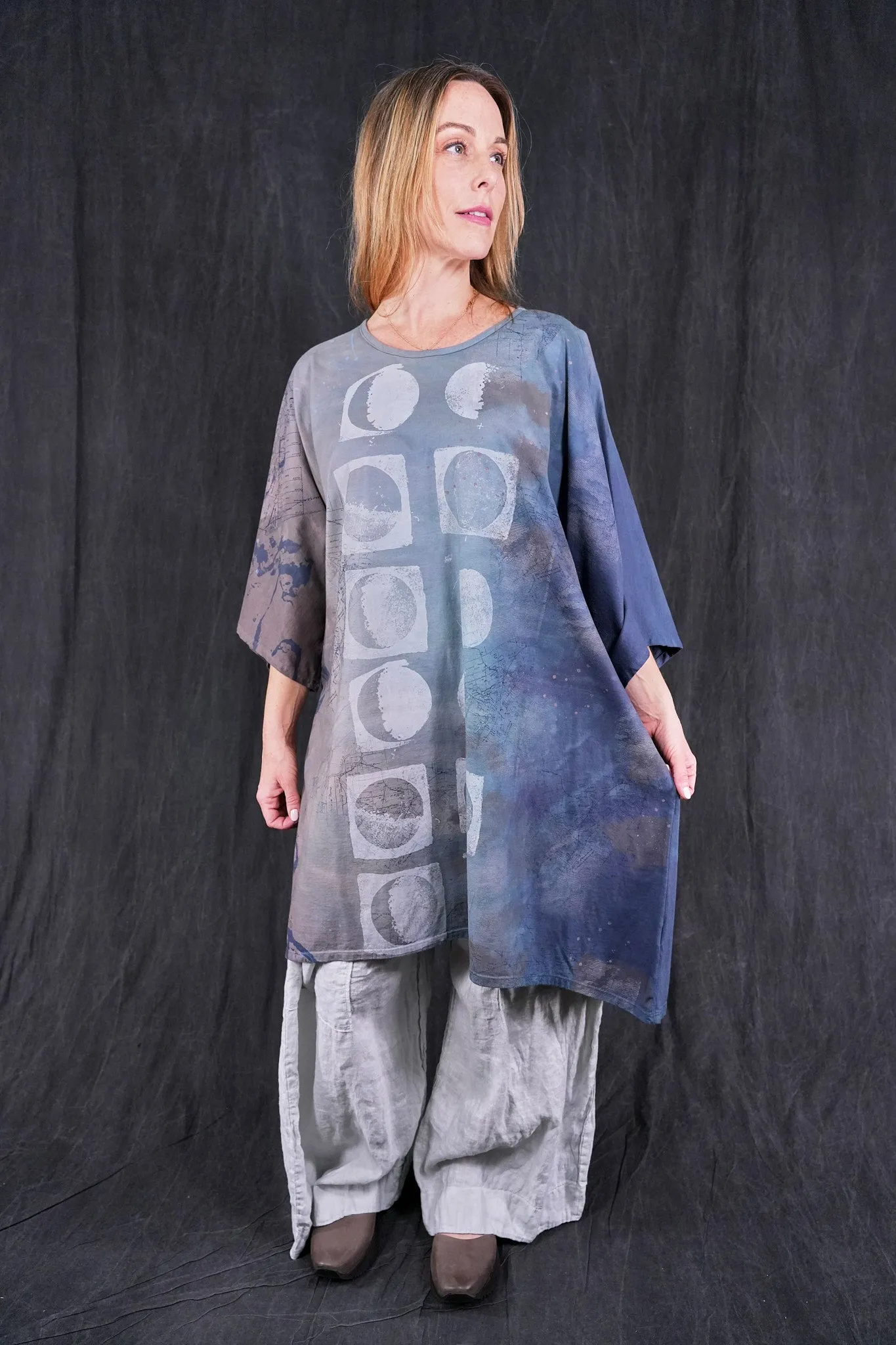 1255HD Art Tee Metal Blue Moon Phases