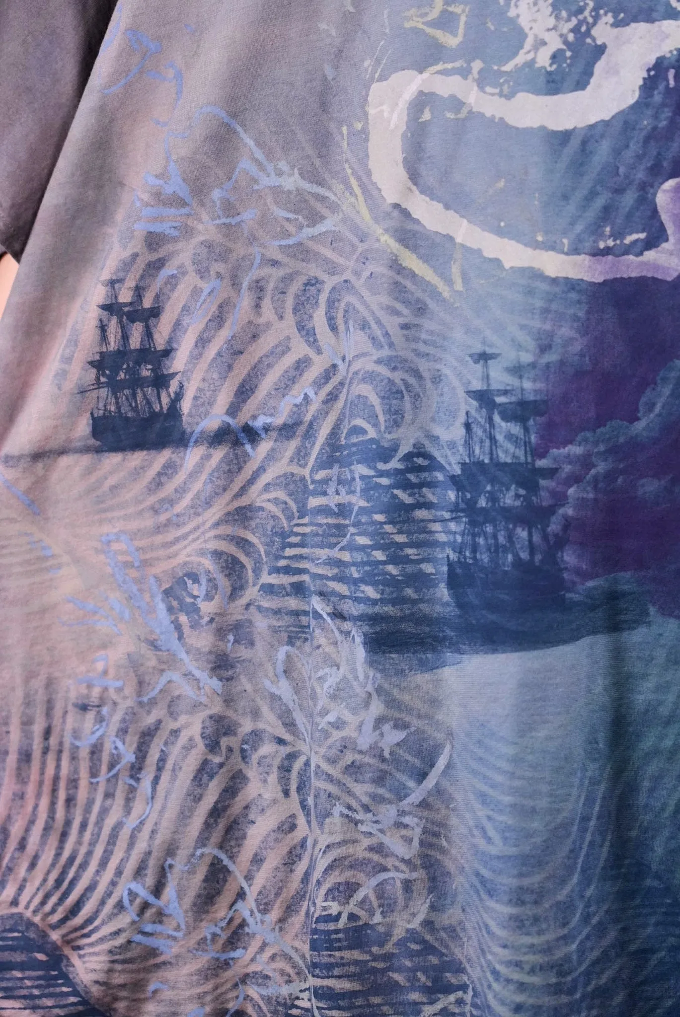 1255HD Art Tee Metal Blue Sea Cloud Ghost Ship