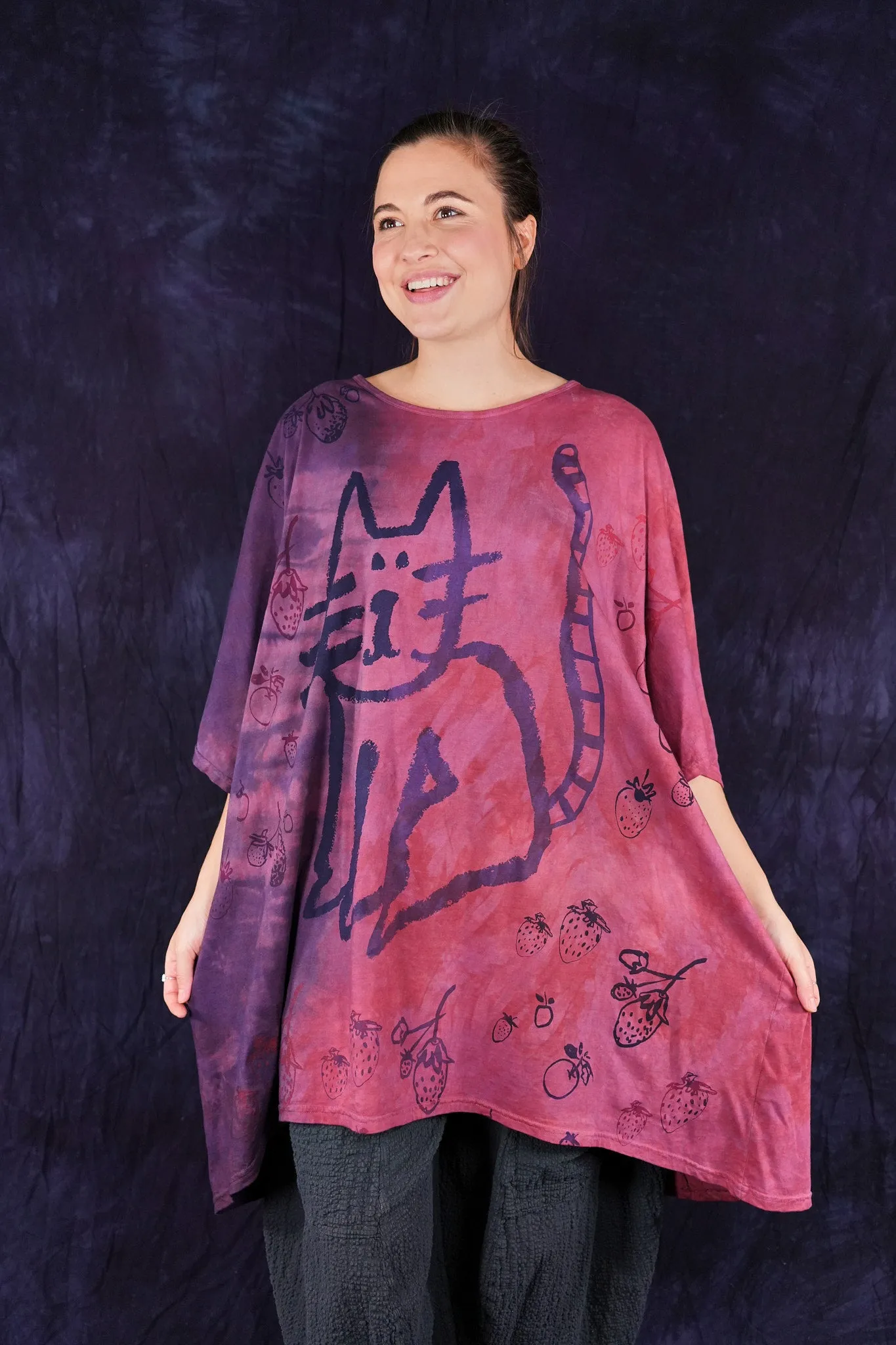 1255HD Art Tee Strawberry Cat Ombre