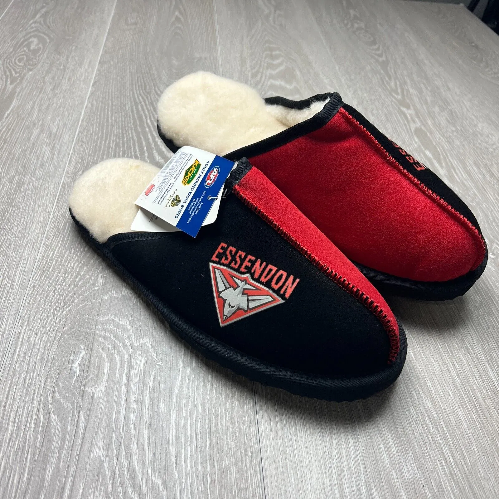 AFL Team Kicks Essendon Bombers Merino Wool Slippers Size US W 12.5 / M 11.5