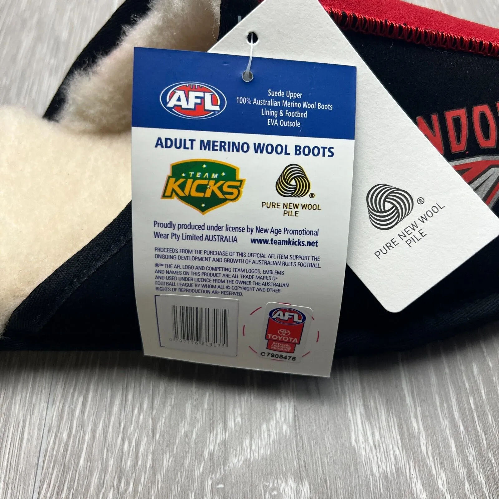 AFL Team Kicks Essendon Bombers Merino Wool Slippers Size US W 12.5 / M 11.5
