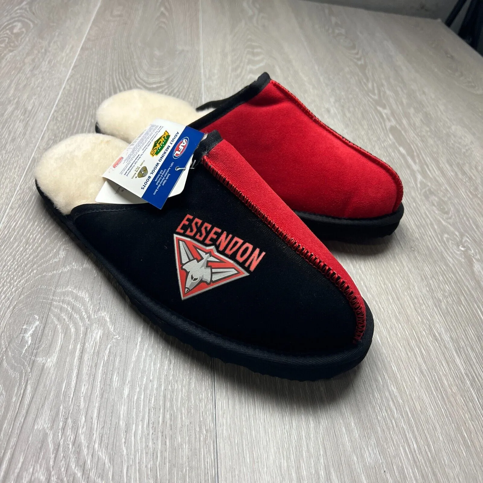 AFL Team Kicks Essendon Bombers Merino Wool Slippers Size US W 12.5 / M 11.5
