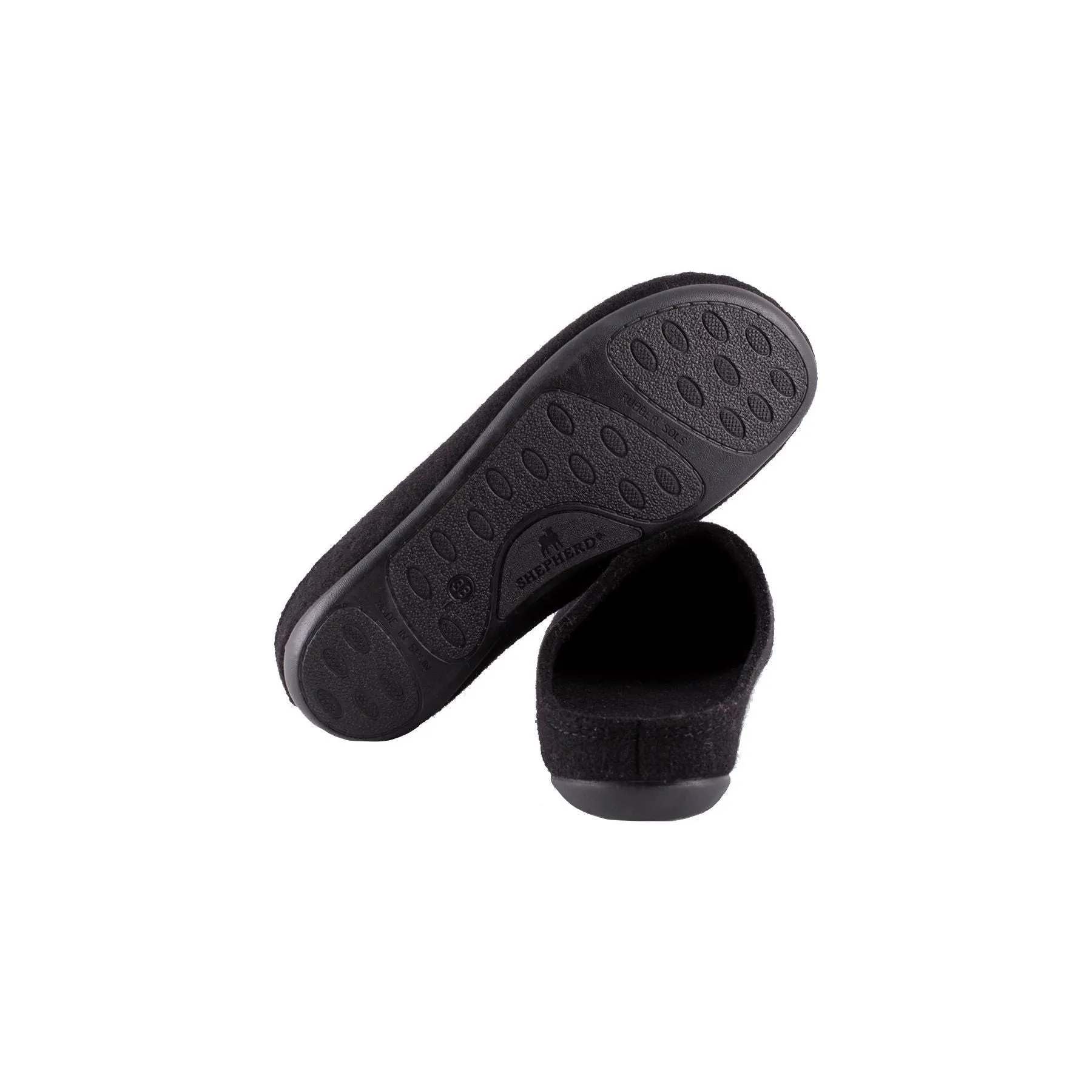 Cilla Slipper, Black