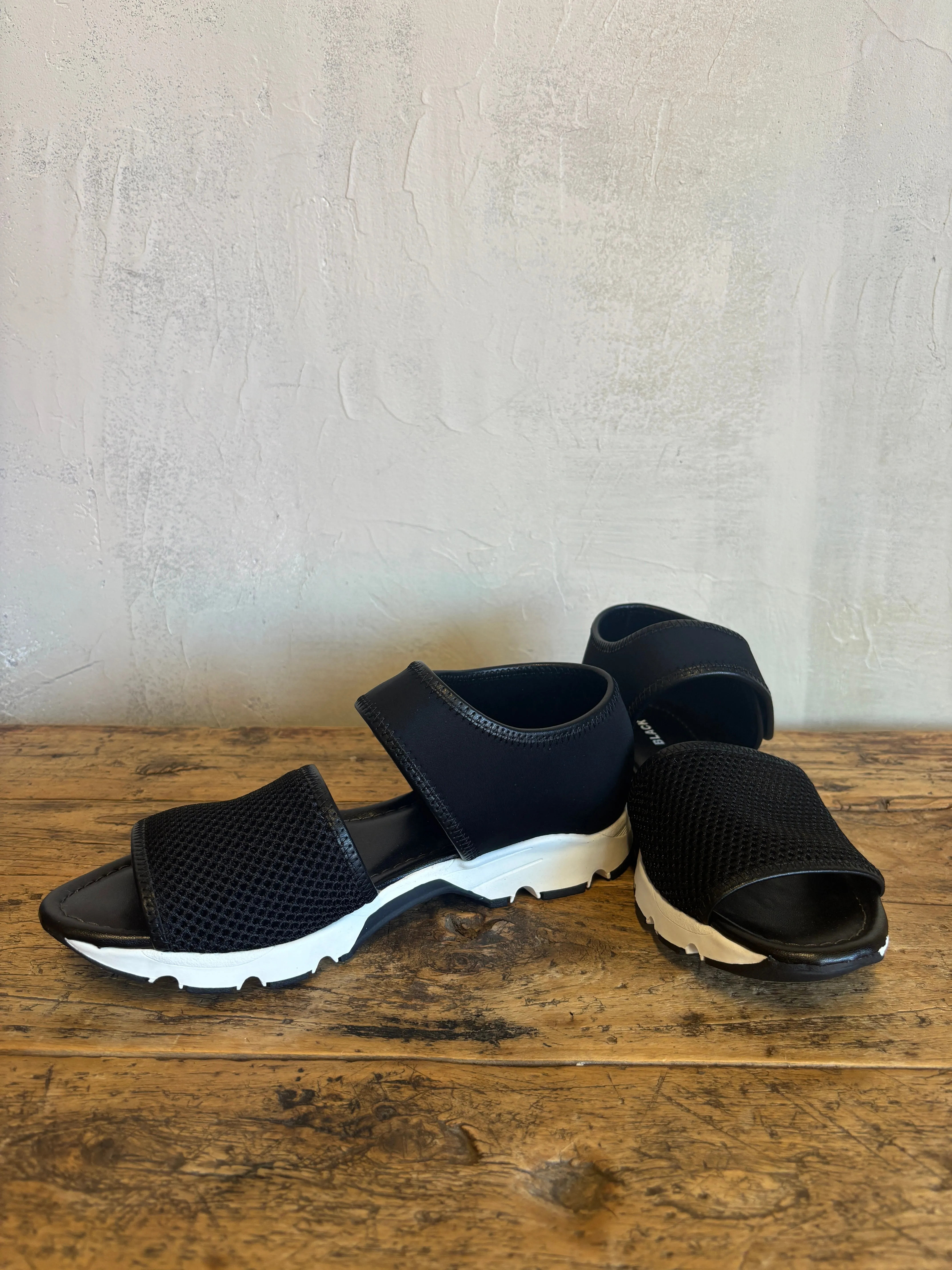 Easy Mesh OT in Black