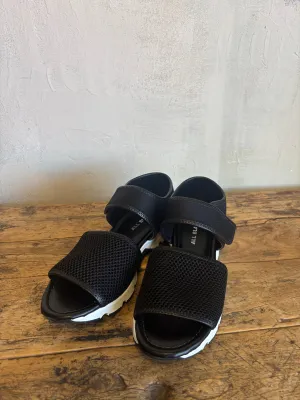 Easy Mesh OT in Black