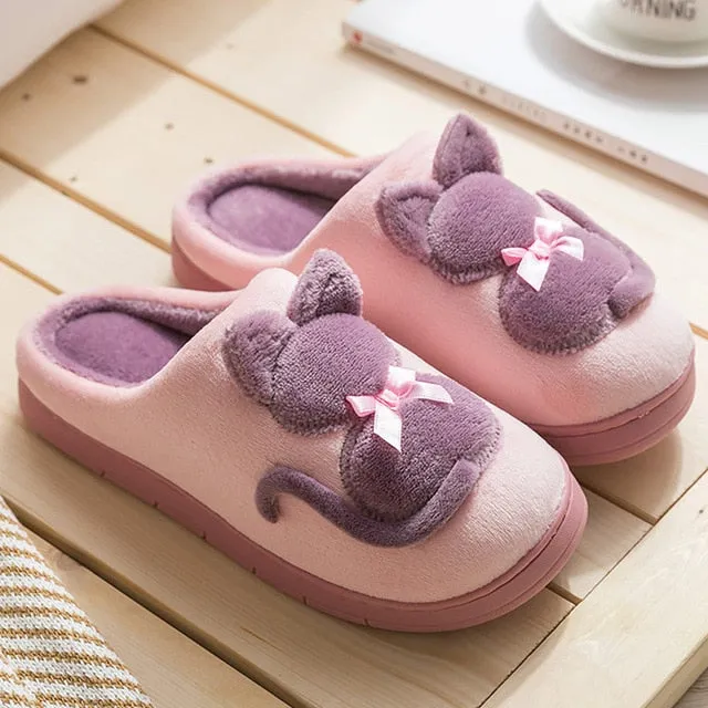 Fuzzy Plush Women's Cat Themed Slippers.