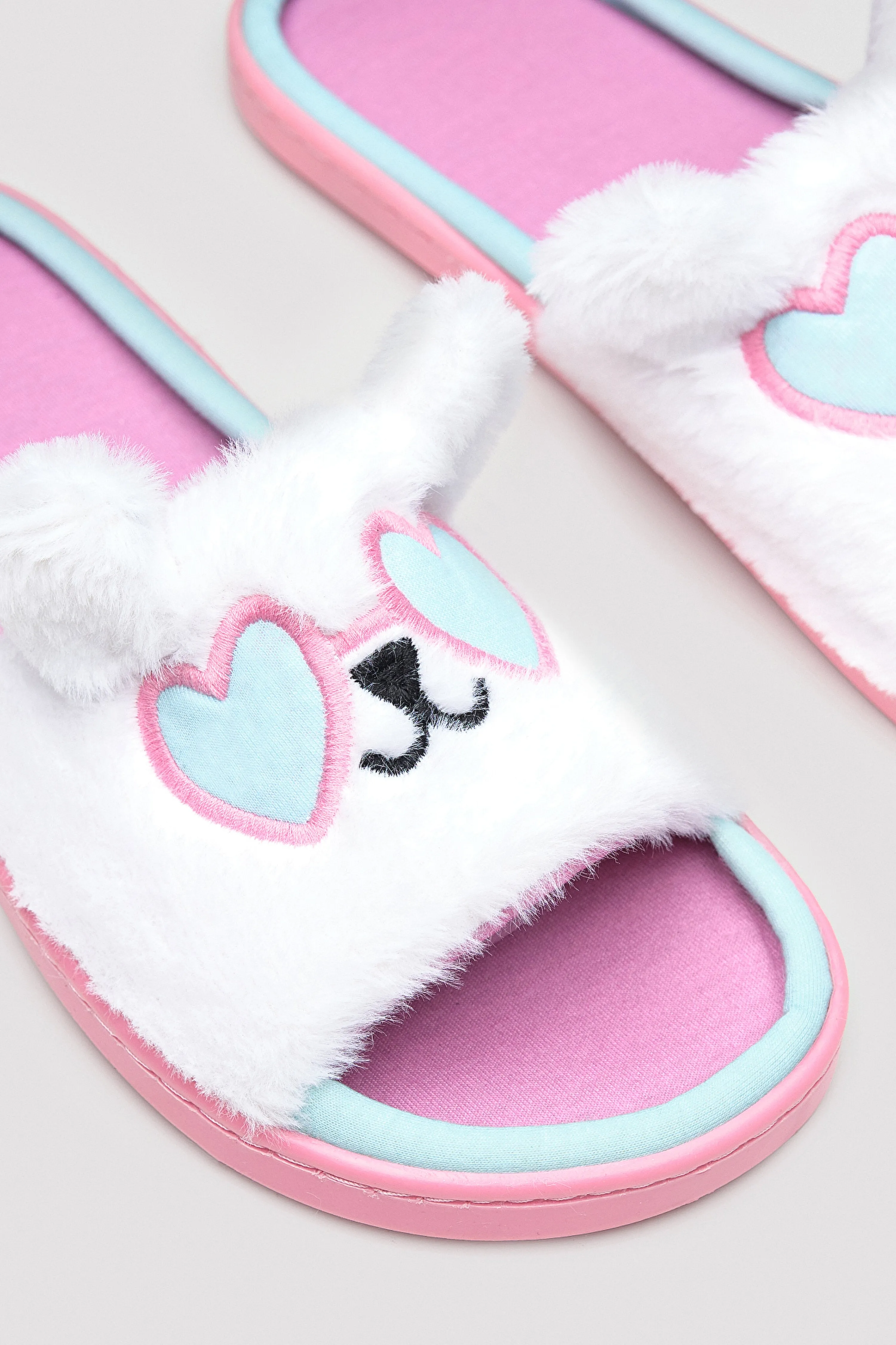 Happy White Slipper