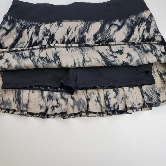 LULULEMON Run: Pace Setter Skirt Granite black size 10