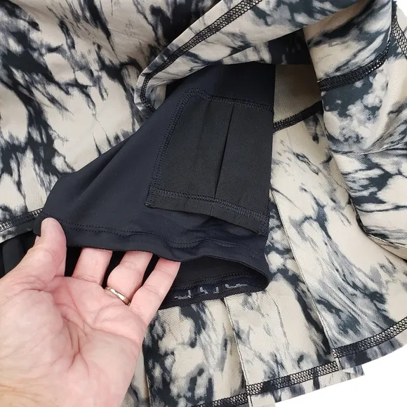 LULULEMON Run: Pace Setter Skirt Granite black size 10