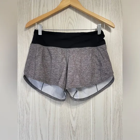 Lululemon Speed Up MR Lined Short 4&quot; Grwy Black Women's Size 4 Tall EUC