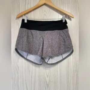Lululemon Speed Up MR Lined Short 4&quot; Grwy Black Women's Size 4 Tall EUC