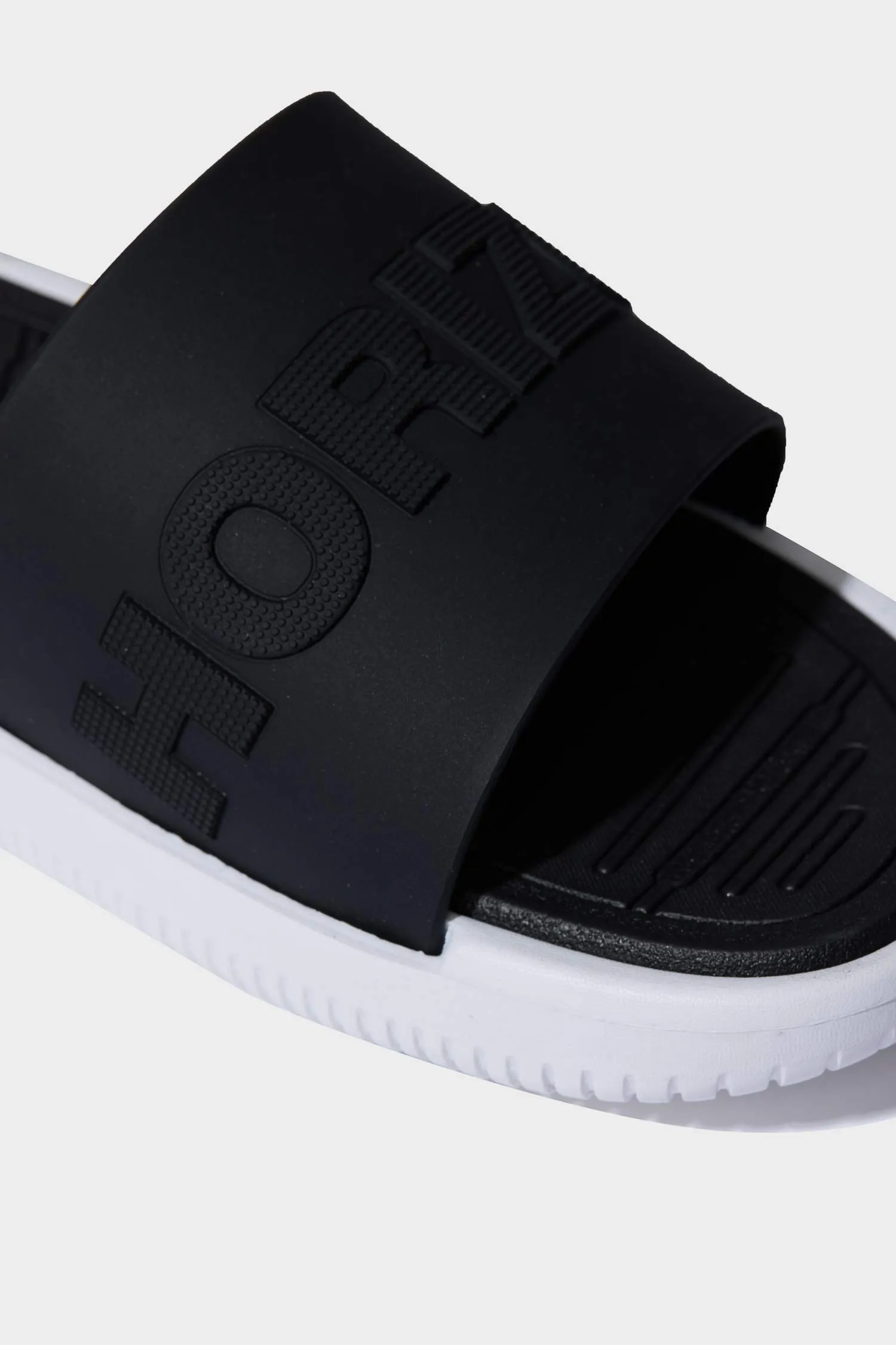 Man Flat Base Single Band Faux Leather Slippers