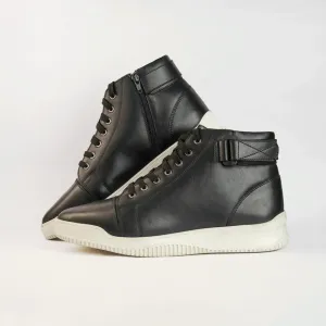Men Solid Black Sneakers
