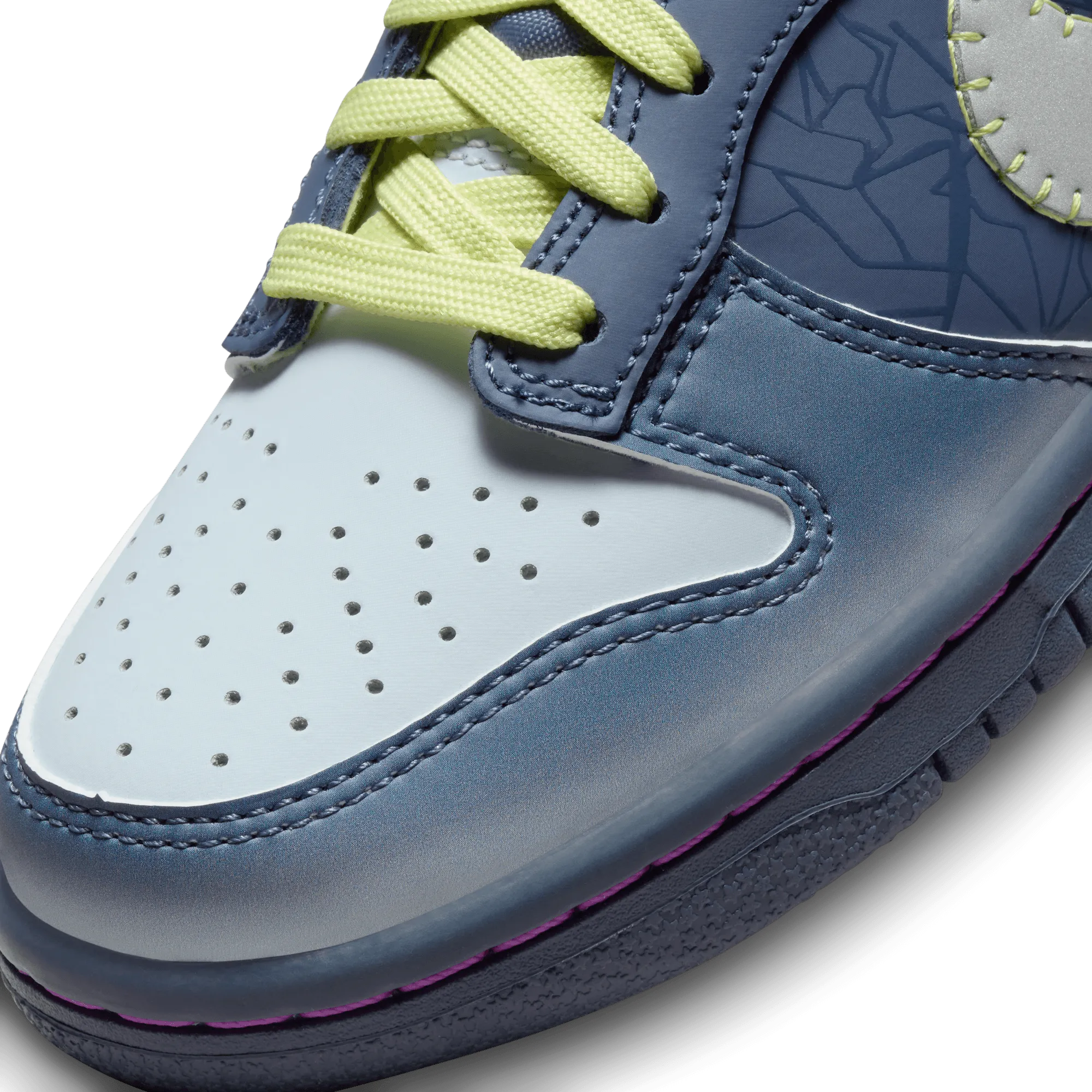 NIKE DUNK LOW BG