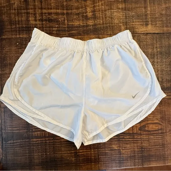 NWOT- Womens Nike Running Shorts