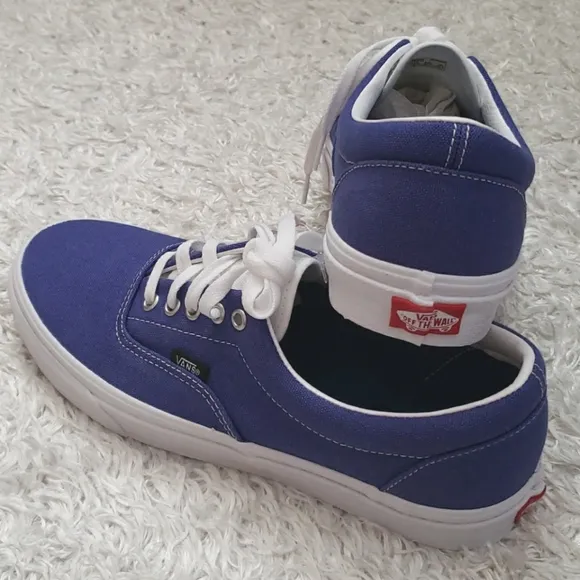 NWT Men's Vans Sneakers