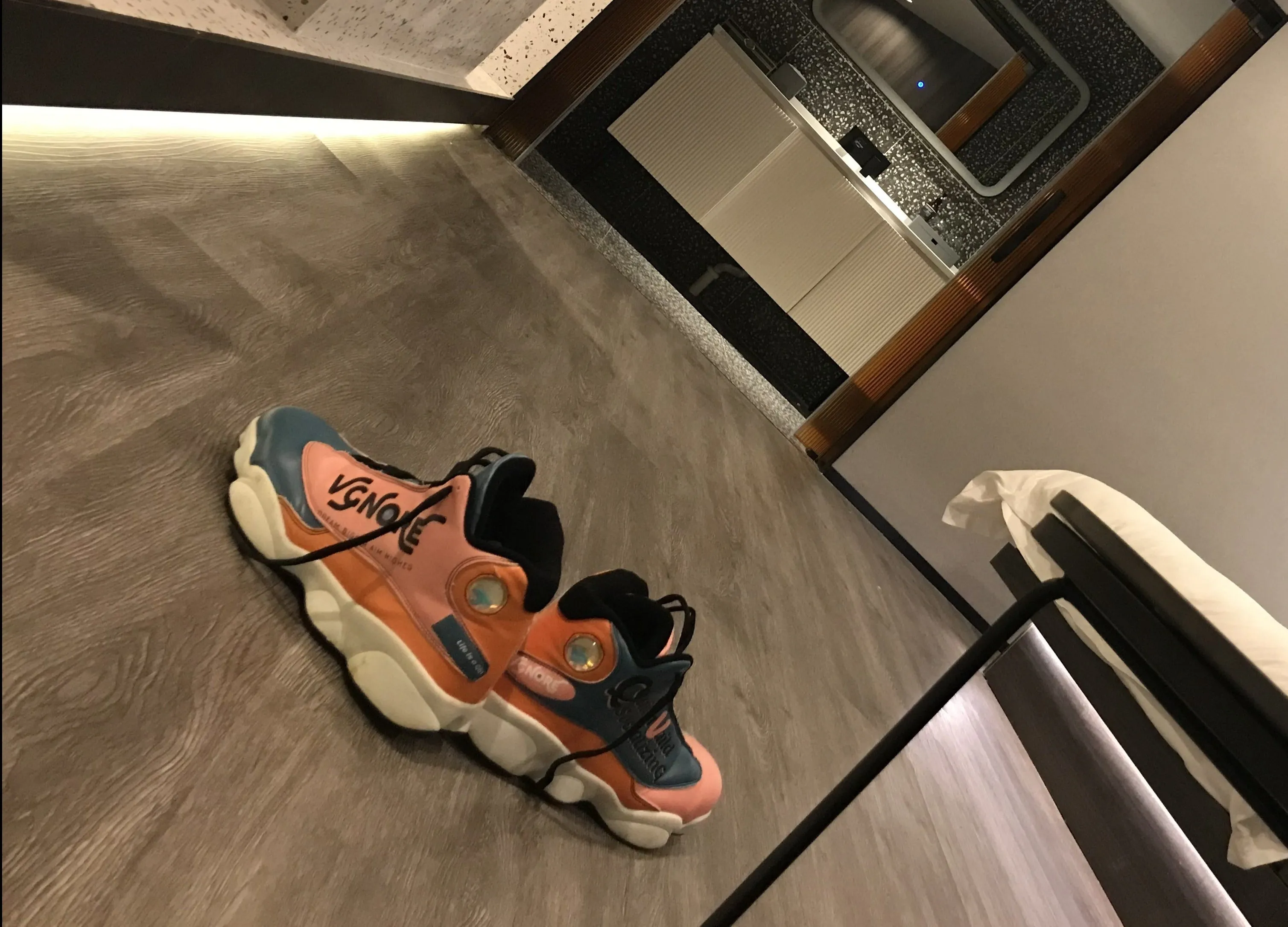 Vgnore Caramel Sneaker - NFT chip