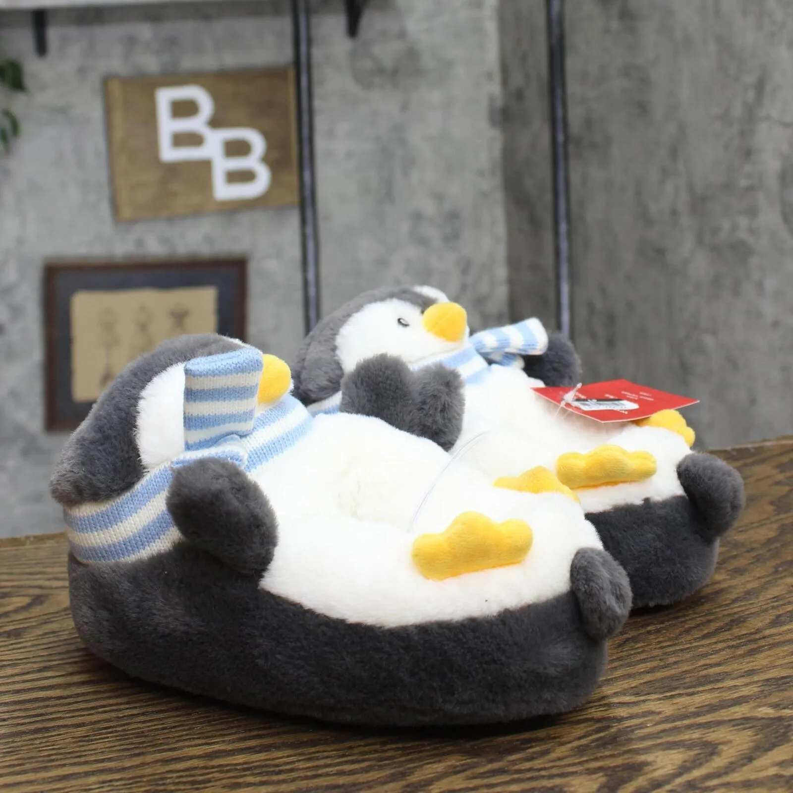 Wondershop Kids Girls Boys Holiday Penguin Character Slippers Gray S (13-1)