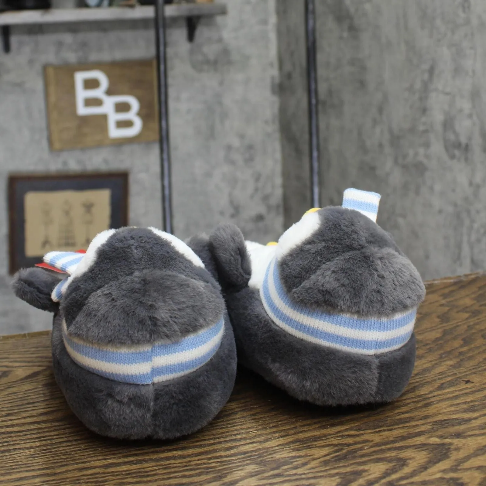 Wondershop Kids Girls Boys Holiday Penguin Character Slippers Gray S (13-1)