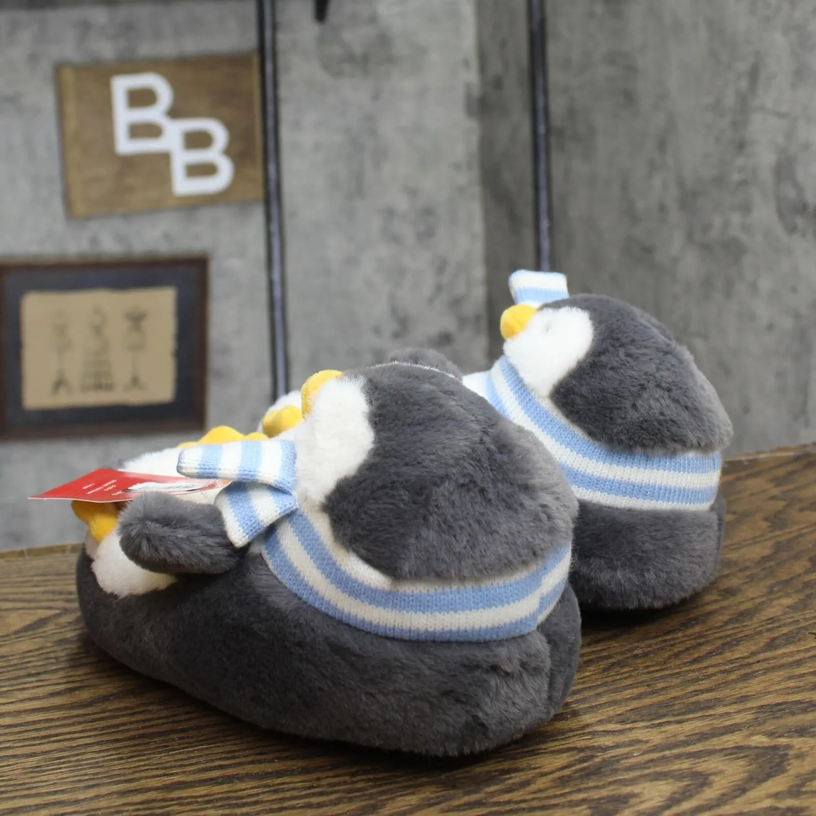 Wondershop Kids Girls Boys Holiday Penguin Character Slippers Gray S (13-1)