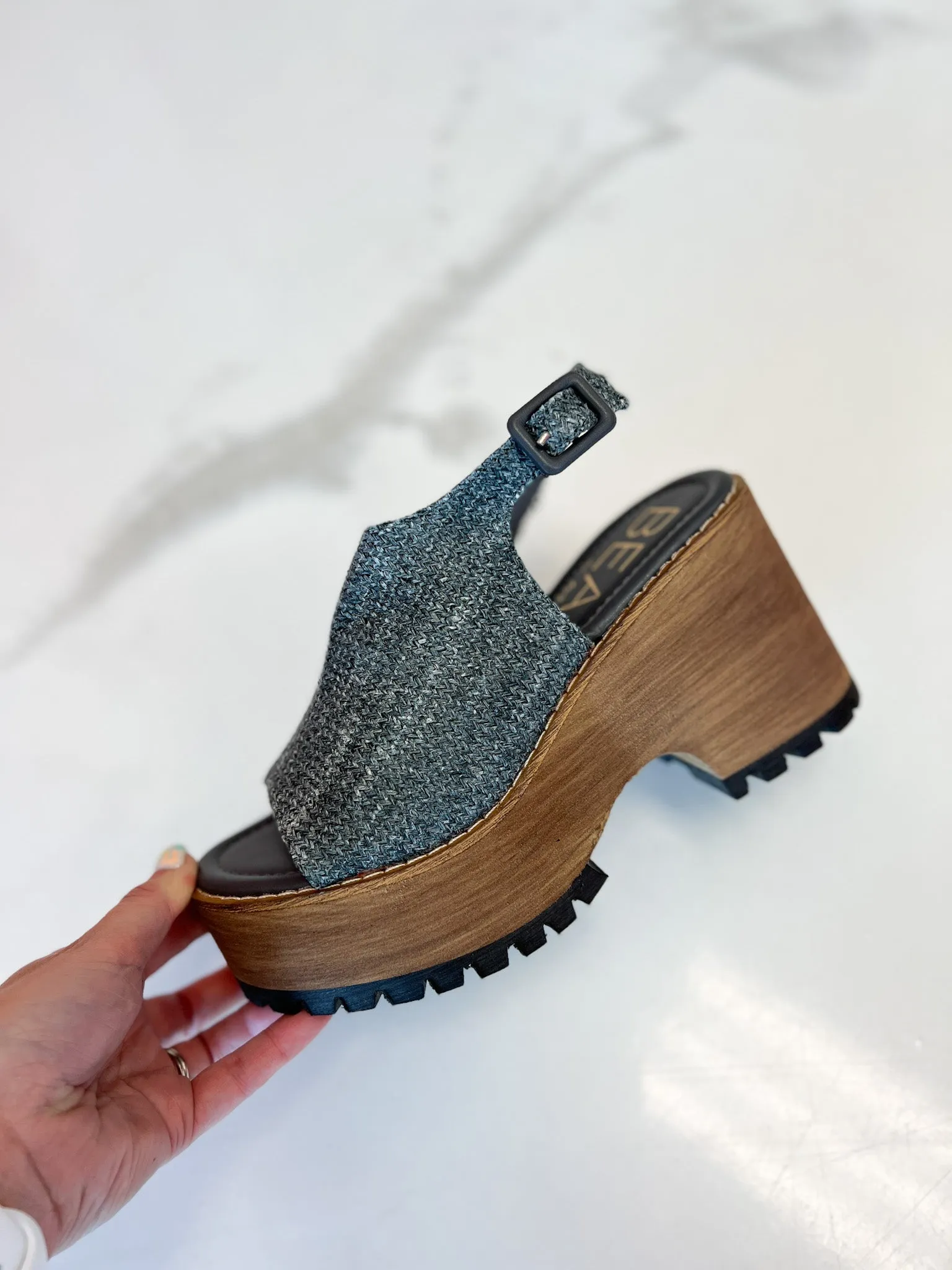 Woody Sandal (Gray)